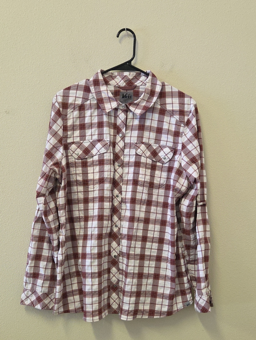 REI Men’s White and Maroon Plaid Shirt Size XL